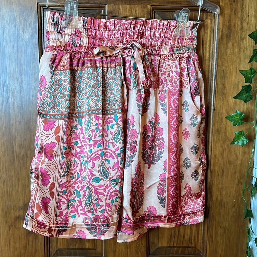SATIN High Waisted Bermuda Shorts Floral Boho Paisley Patchwork in Peach | M